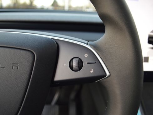 Used 2026 Tesla Model Y 2WD image 16