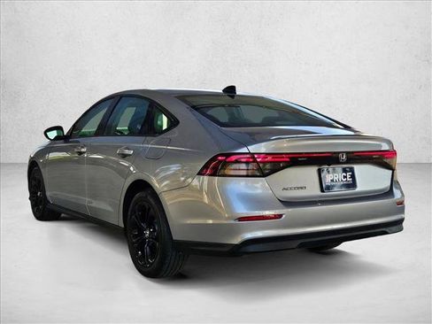 Used 2025 Honda Accord SE image 7