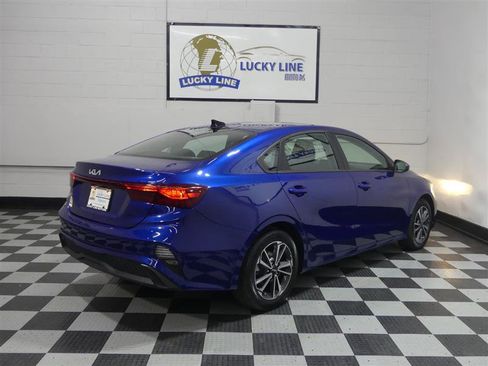 Used 2022 Kia Forte LXS image 10