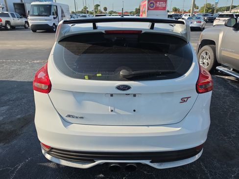 Used 2018 Ford Focus ST w/ Equipment Group 402A FWD image 5