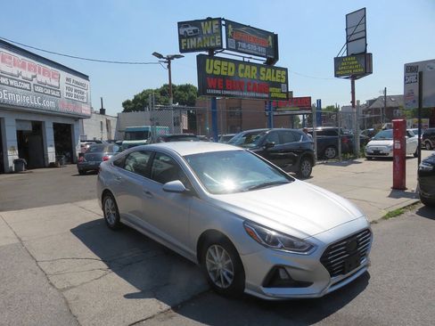 Used 2018 Hyundai Sonata SE FWD image 3