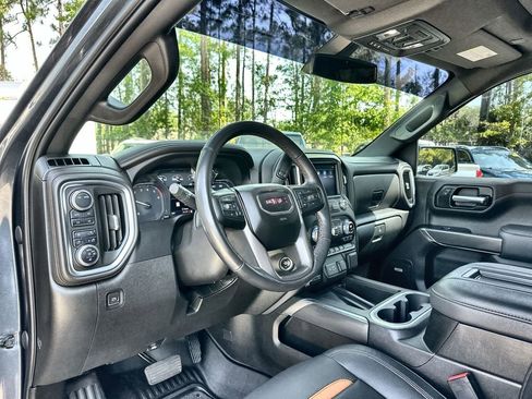 Used 2022 GMC Sierra 1500 AT4 w/ AT4 Preferred Package AWD/4WD image 10