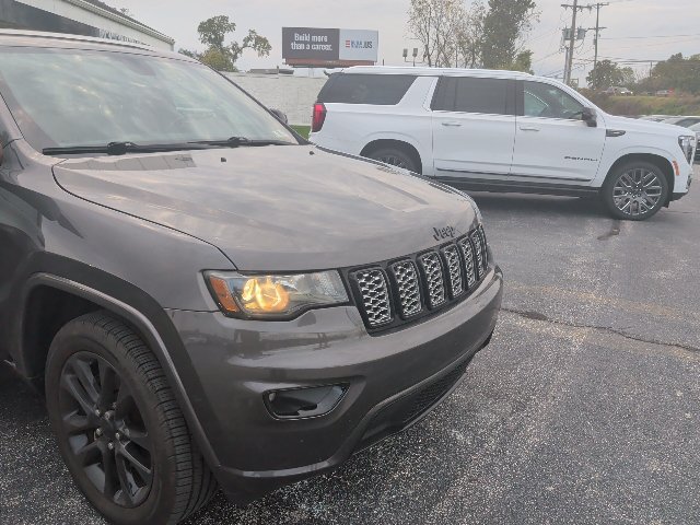 Used 2021 Jeep Grand Cherokee Laredo X AWD/4WD image 6