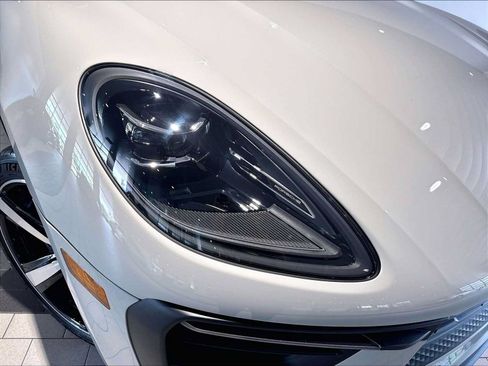 New 2026 Porsche Macan AWD/4WD image 12