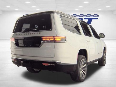 Used 2023 Jeep Grand Wagoneer Series II image 5