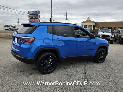 New 2026 Jeep Compass Latitude image 13