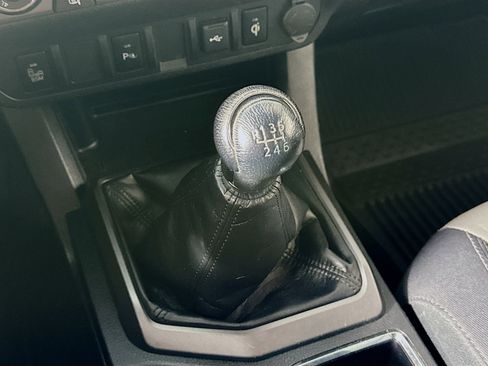 Used 2021 Toyota Tacoma TRD Sport image 2