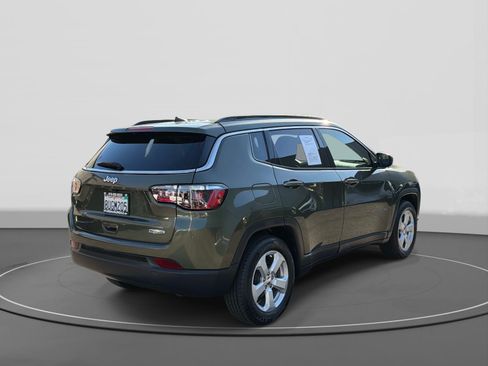 Used 2021 Jeep Compass Latitude w/ Sun and Sound Group FWD image 4