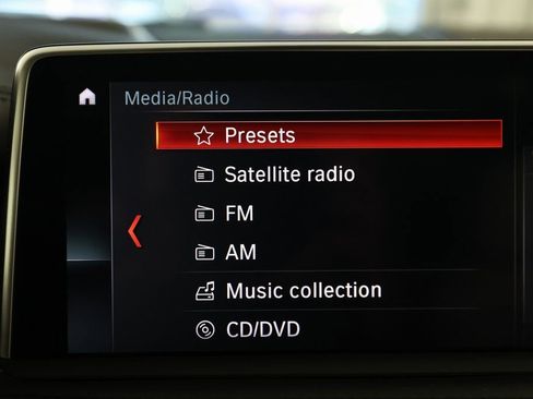 Used 2018 BMW X5 xDrive50i w/ M Sport Package image 33