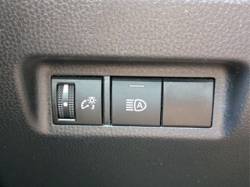 Used 2024 Toyota RAV4 XLE FWD image 21