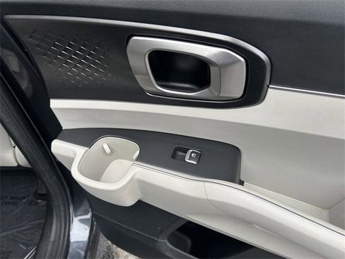 Certified 2023 Kia Sorento S image 21