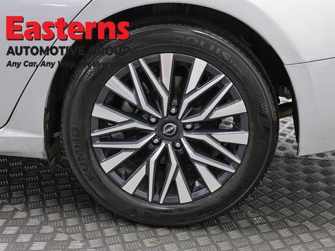 Used 2024 Nissan Altima 2.5 SV FWD image 33