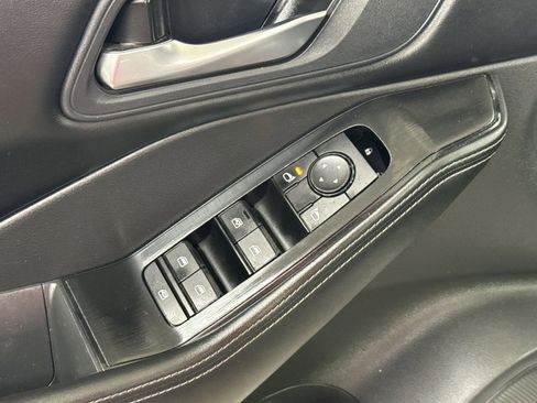 Used 2024 Nissan Rogue SV FWD image 18