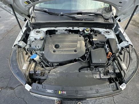 Used 2023 Volvo XC40 B5 Core w/ Convenience Package image 20