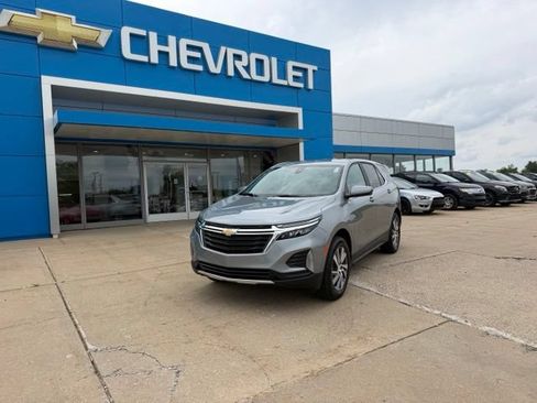 Used 2024 Chevrolet Equinox LT w/ LPO, Floor Liner Package AWD/4WD image 1