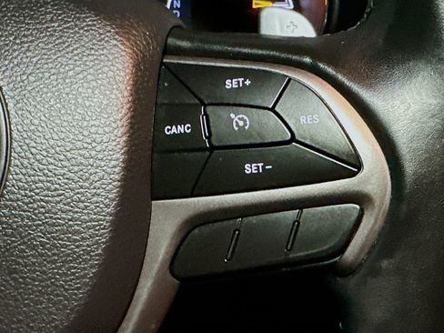 Used 2019 Jeep Grand Cherokee Limited X image 33