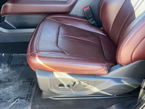 Used 2024 Ford Expedition Limited AWD/4WD image 32