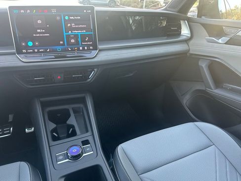 New 2026 Volkswagen Tiguan SE R-Line image 11