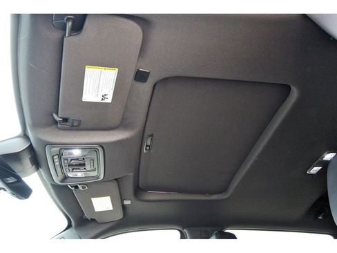 Used 2024 GMC Sierra 1500 AT4 w/ Technology Package AWD/4WD image 29