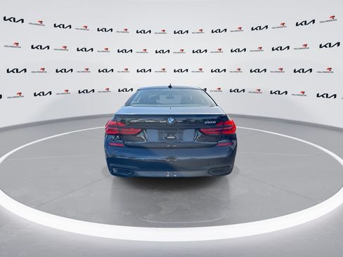 Used 2019 BMW 750i w/ M Sport Package RWD image 7