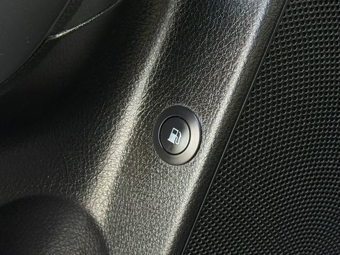 Used 2012 Kia Sorento LX w/ Convenience Pkg image 17