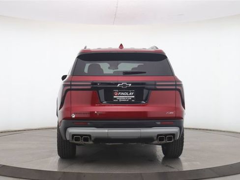 Used 2024 Chevrolet Traverse Z71 AWD/4WD image 11