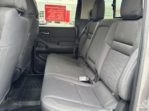 Certified 2024 Nissan Frontier SV w/ SV Convenience Package AWD/4WD image 11