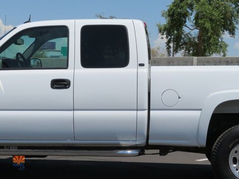 Used 2004 Chevrolet Silverado 2500 LT w/ Skid Plate Package AWD/4WD image 20