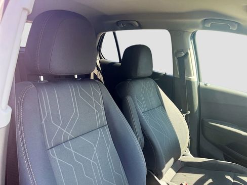 Used 2019 Chevrolet Trax LT FWD image 25