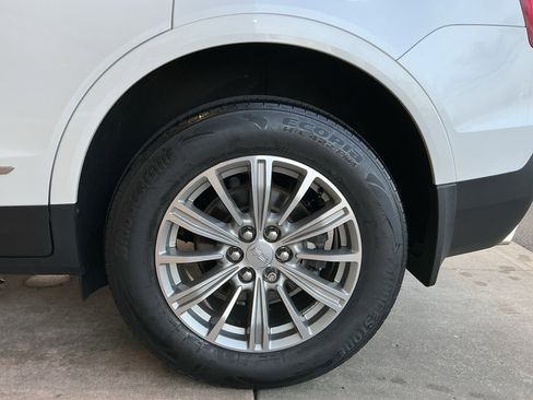 Used 2018 Cadillac XT5 Luxury w/ Driver Awareness Package image 27