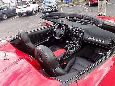 Used 2007 Chevrolet Corvette Convertible w/ Preferred Equipment Group RWD image 16