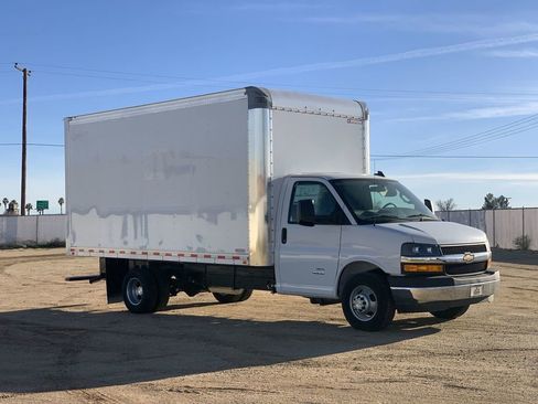 New 2025 Chevrolet Express 4500 w/ Power Convenience Package RWD image 3