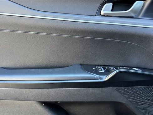 Used 2023 Kia K5 LXS image 11