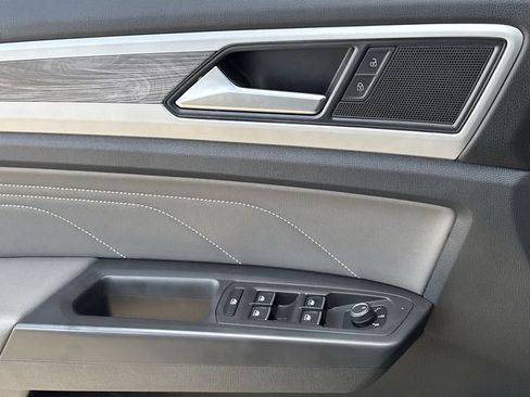Used 2023 Volkswagen Atlas Cross Sport SE FWD image 22