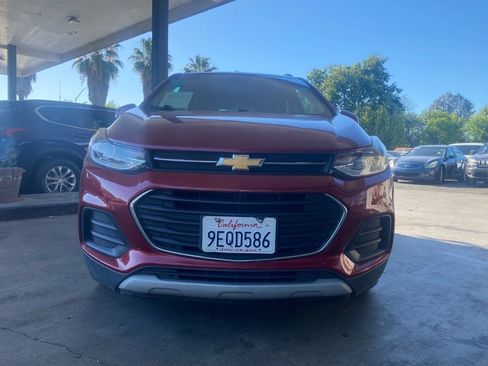 Used 2019 Chevrolet Trax LT w/ LT Convenience Package FWD image 24