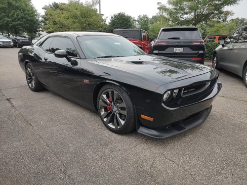 Used 2013 Dodge Challenger SRT8 w/ Harman Kardon Audio Group RWD image 3