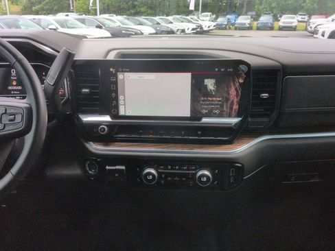 Used 2024 GMC Sierra 1500 Elevation w/ LPO, Elevation Black Package AWD/4WD image 14