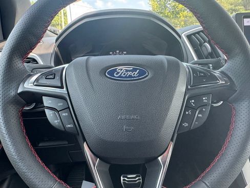 Used 2023 Ford Edge ST-Line w/ Class II Trailer Tow Package AWD/4WD image 26