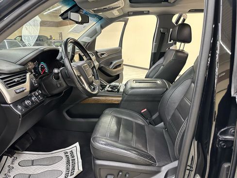 Used 2020 GMC Yukon XL Denali AWD/4WD image 26