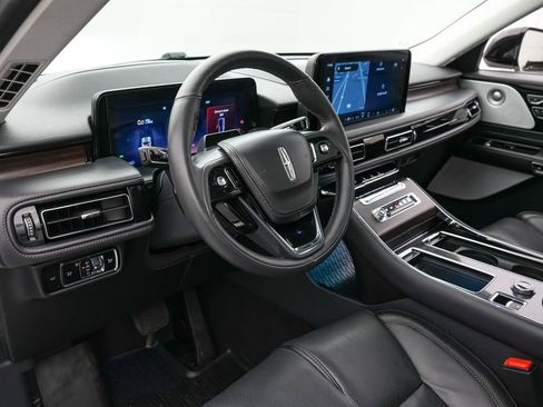Used 2025 Lincoln Aviator Reserve w/ Luxury Package AWD/4WD image 13