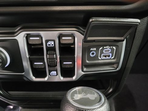 Used 2022 Jeep Wrangler Unlimited Sahara w/ Cold Weather Group AWD/4WD image 47
