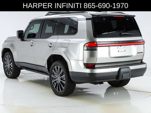 Used 2024 Lexus GX 550 w/ Accessory Package (2T) AWD/4WD image 8