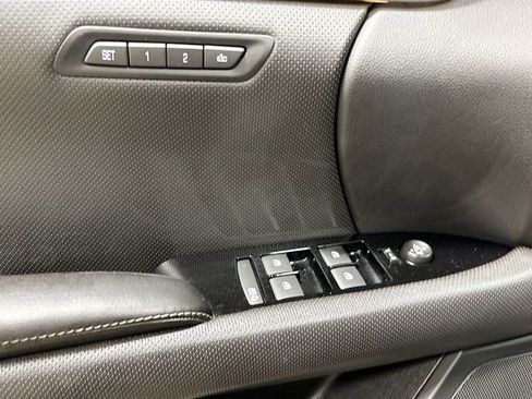 Used 2017 Cadillac XTS Luxury w/ Driver Awareness Package AWD/4WD image 18