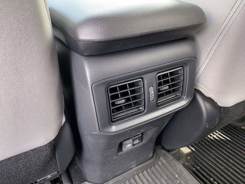 Used 2025 Toyota RAV4 XLE AWD/4WD image 5