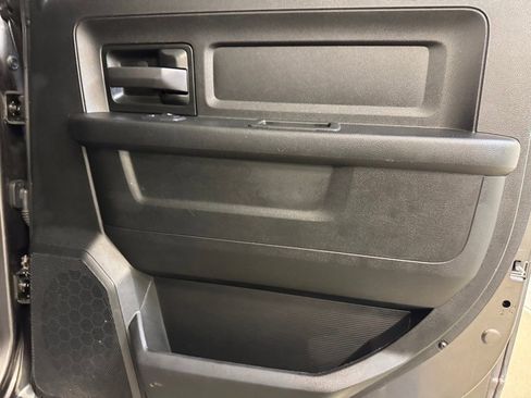 Used 2024 RAM 2500 Tradesman w/ Chrome Appearance Group image 25