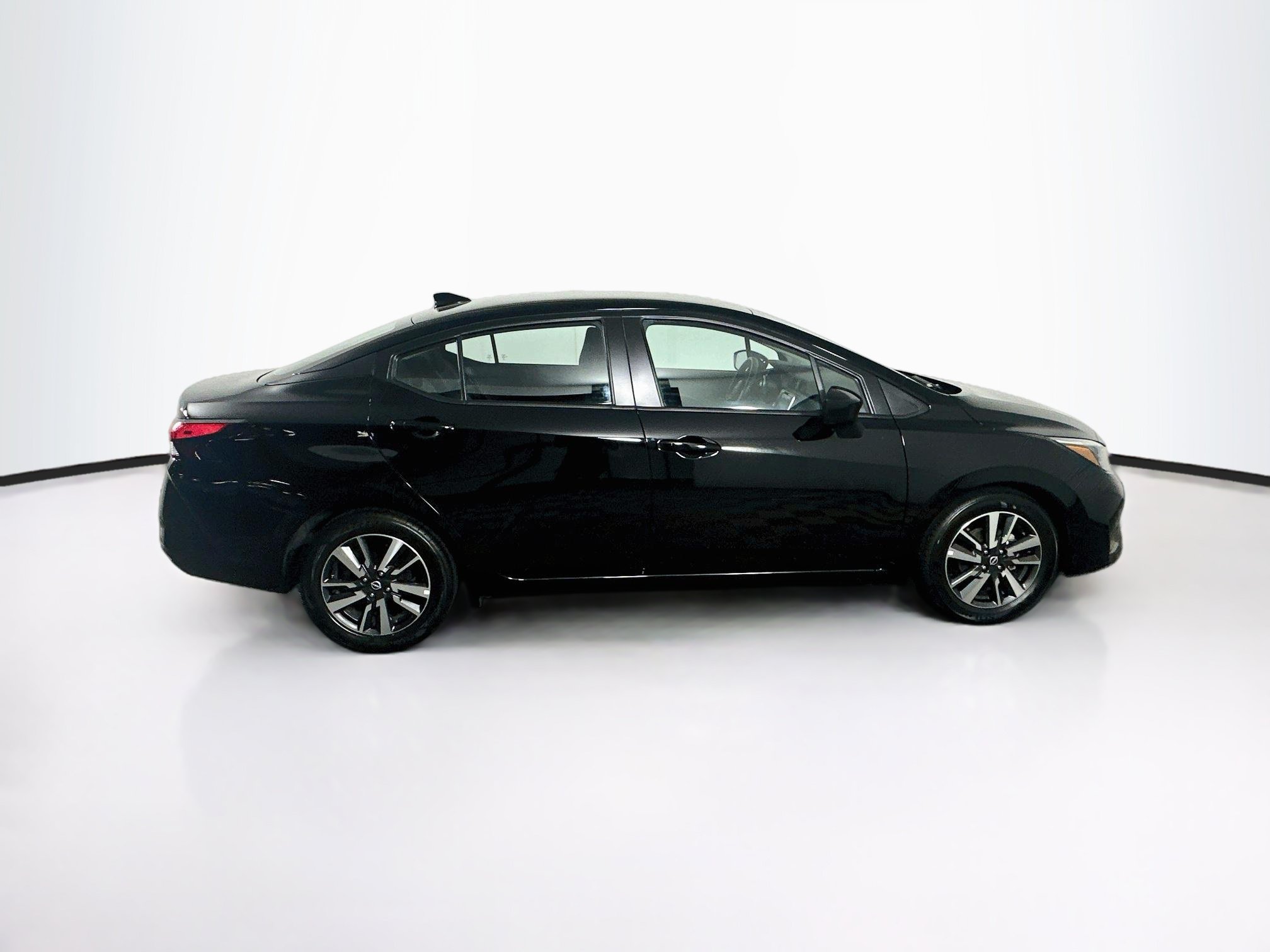 Used 2025 Nissan Versa SV FWD image 10