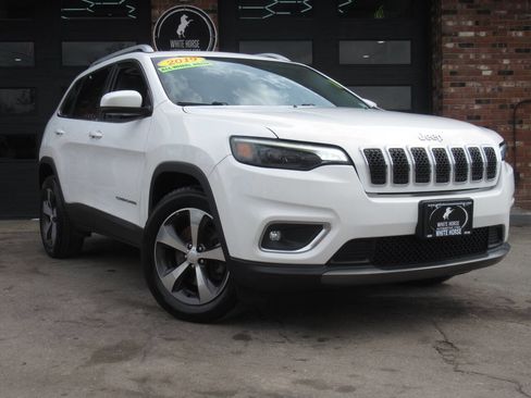 Used 2019 Jeep Cherokee Limited w/ Luxury Group image 2