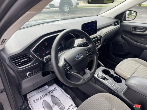 Used 2022 Ford Escape SE image 12
