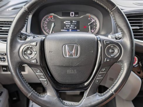 Used 2016 Honda Pilot Touring image 30