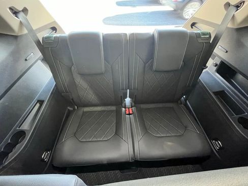 Certified 2025 Volkswagen Atlas SEL Premium R-Line image 28